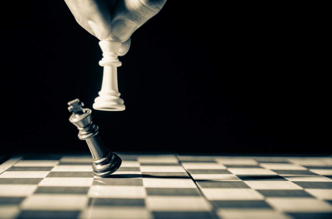 What color goes first in chess?——Chessnut Tips