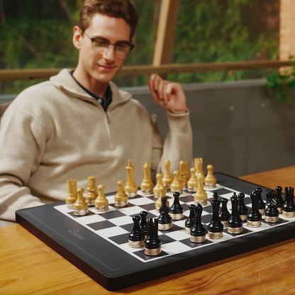 Chessnut Move wooden robotic chess set product specifications and dimensions overview